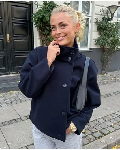 Kamila | Bunda s vysokým límcem a knoflíky