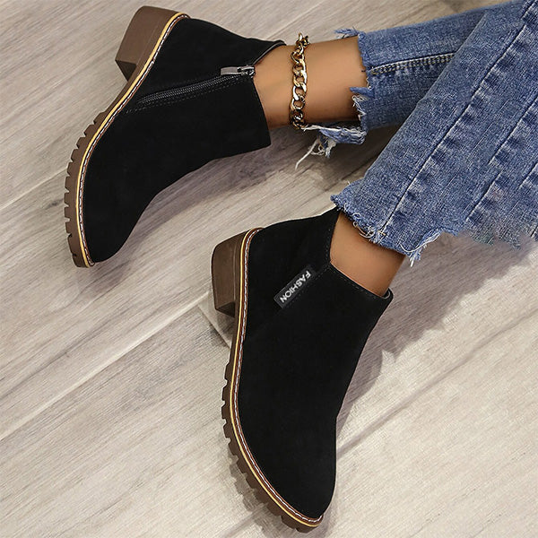 Madlena | Černé zateplené zimní kotníkové boty v semišovém vzhledu