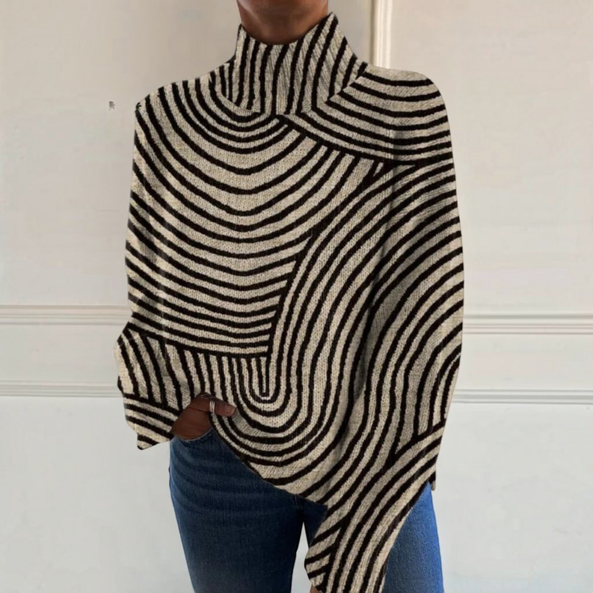 Věnceslava | Krémovo-černý rolák s pruhy